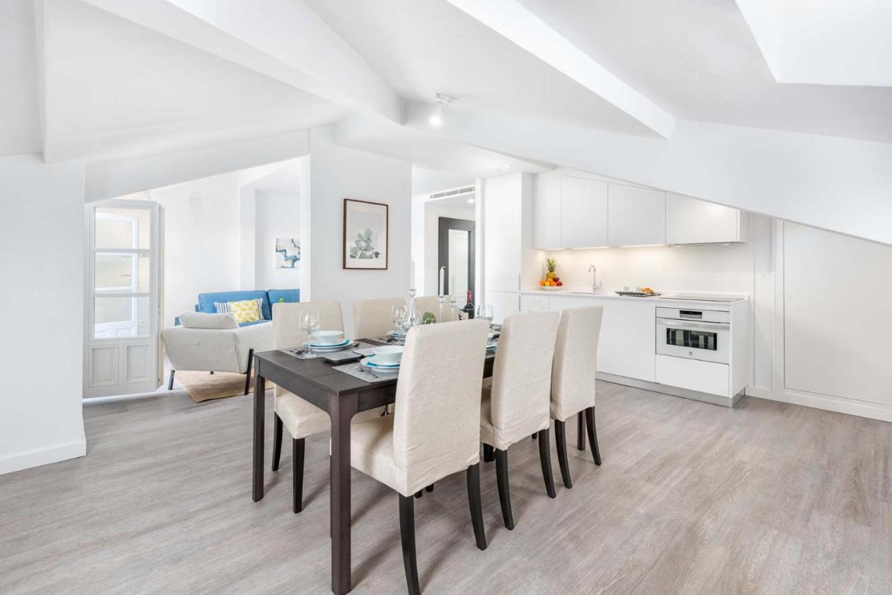 Merced Suites In Malaga By Solaga Holiday Homes Εξωτερικό φωτογραφία